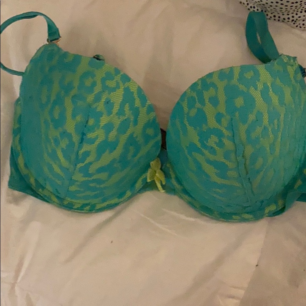 Green push up bra
